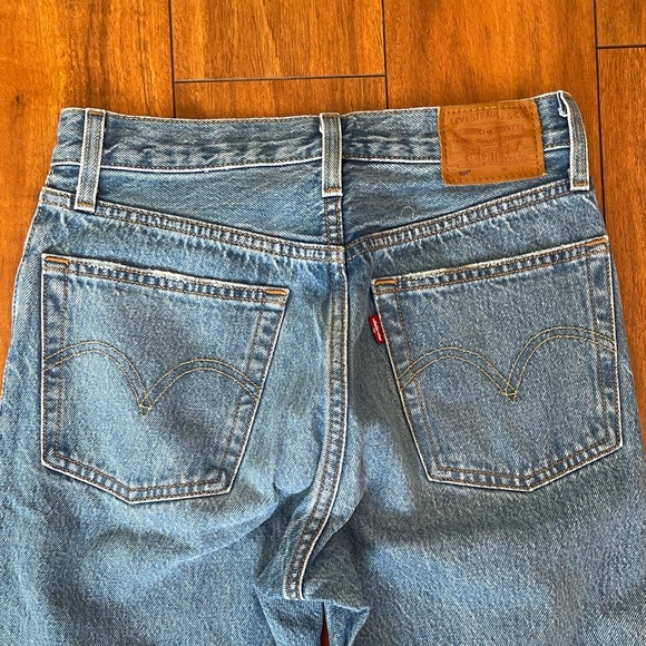 Levi’s 501 Blue Jeans with Distressed Detail Size 24 - Picture 4 of 6